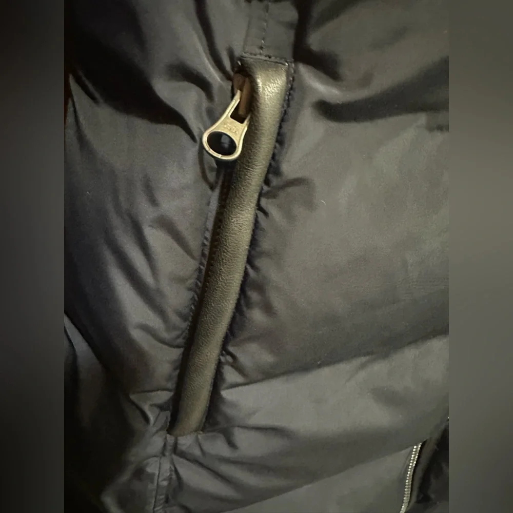 Mackage Leather Sleeves Navy Blue/Black PUFFER Jacket Size XS EUC - Picture 9 of 15